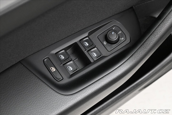 Volkswagen Passat 2,0 TDI 110 kW DSG Busine 2023