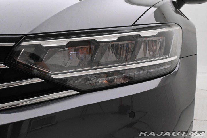 Volkswagen Passat 2,0 TDI 110 kW DSG Busine 2023