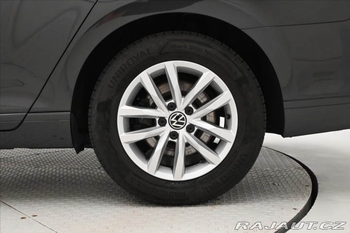 Volkswagen Passat 2,0 TDI 110 kW DSG Busine 2023