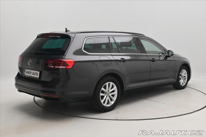 Volkswagen Passat 2,0 TDI 110 kW DSG Busine 2023