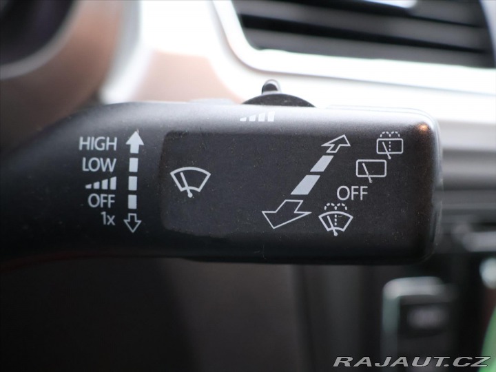 Škoda Rapid 1,6 TDI 77kW Style Xenon 2014