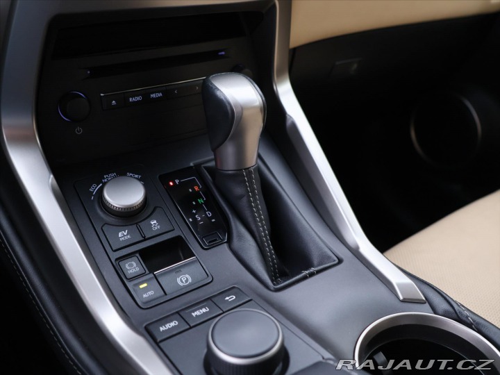 Lexus Ostatní modely NX 300h 2,5 145kW 4WD Premium AUT 2015