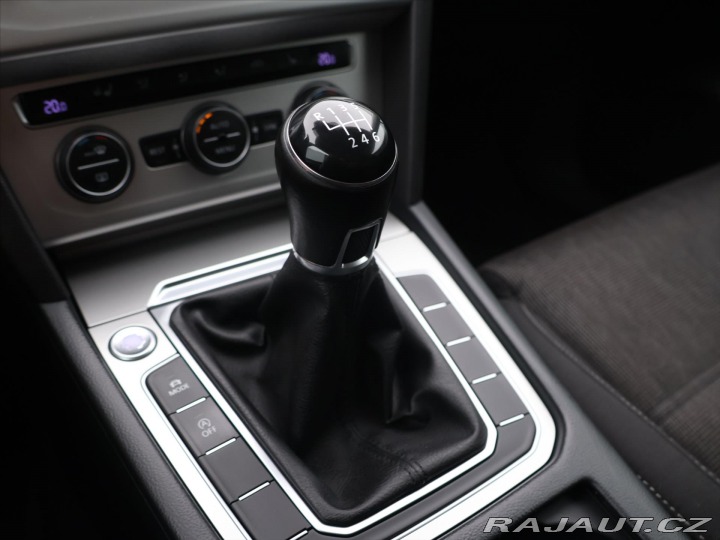 Volkswagen Passat 2.0 TDI LED Highline Tažn 2015