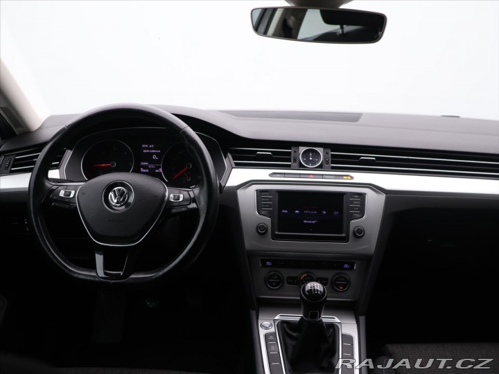 Volkswagen Passat 2.0 TDI LED Highline Tažn 2015