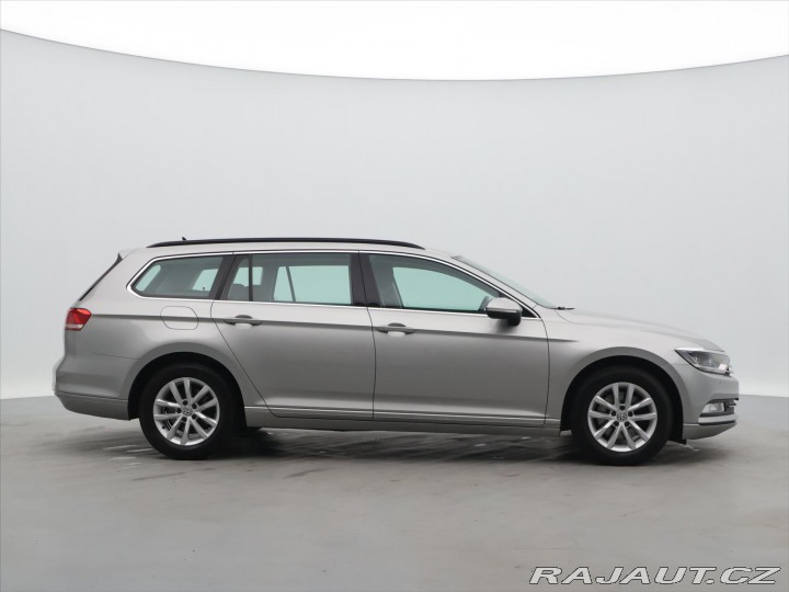 Volkswagen Passat 2.0 TDI LED Highline Tažn 2015