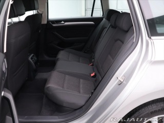 Volkswagen Passat 2.0 TDI LED Highline Tažn 2015