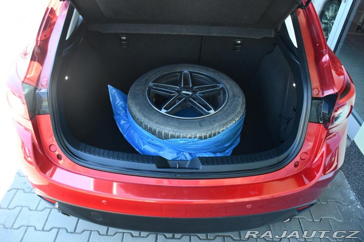 Mazda 3 2.0SKYACTIV-G165 HUD BOSE 2015