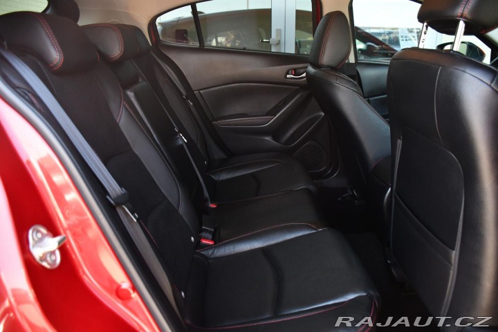 Mazda 3 2.0SKYACTIV-G165 HUD BOSE 2015