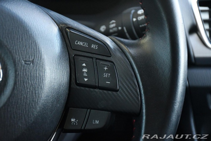 Mazda 3 2.0SKYACTIV-G165 HUD BOSE 2015