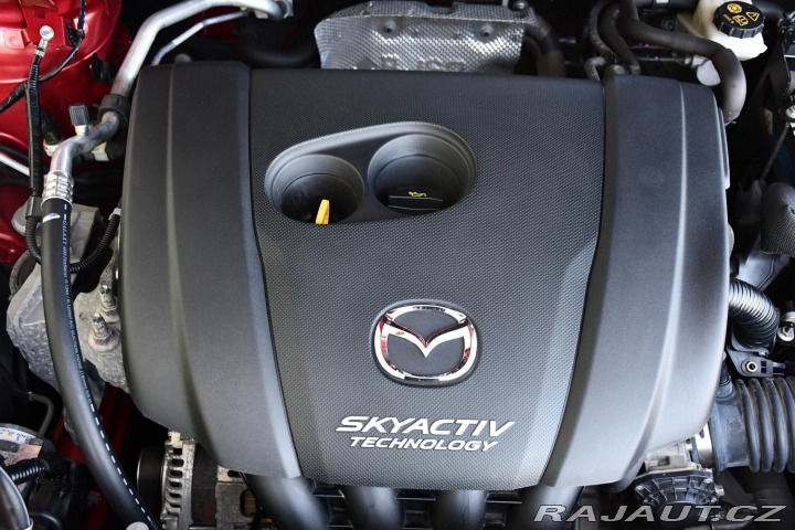 Mazda 3 2.0SKYACTIV-G165 HUD BOSE 2015