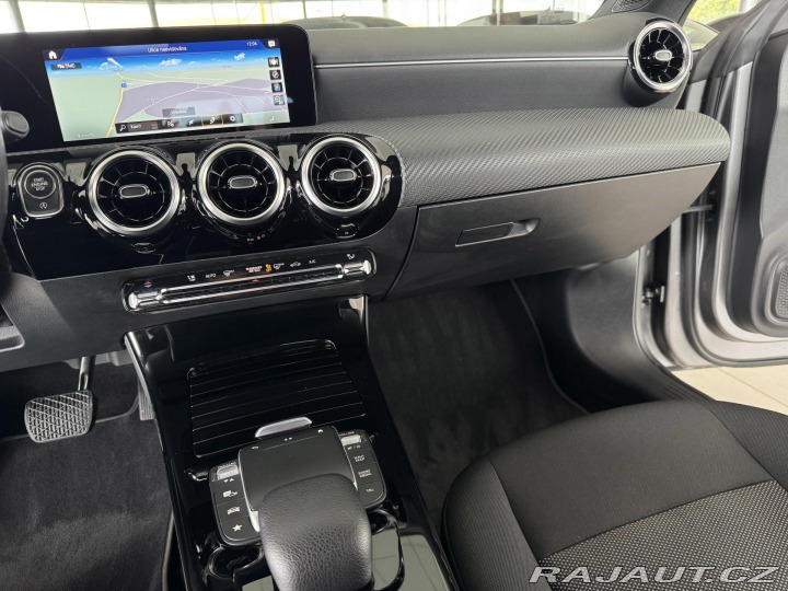 Mercedes-Benz CLA 200d AUT*110kW*LED*Kamera 2021