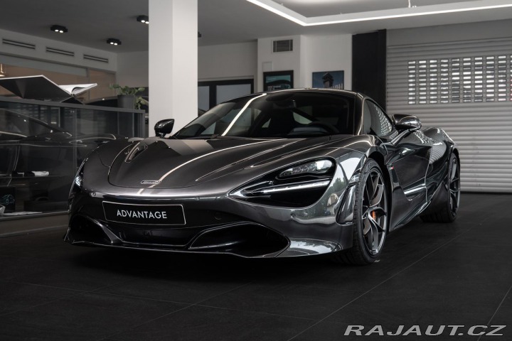McLaren 720S 2022