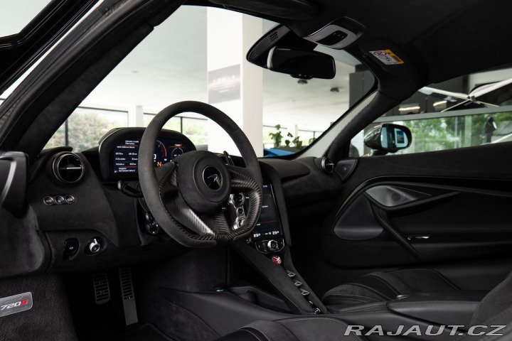 McLaren 720S  2022