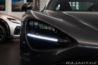 McLaren 720S 2022