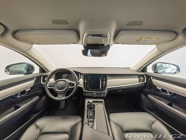 Volvo V90 Momentum Advanced 2021