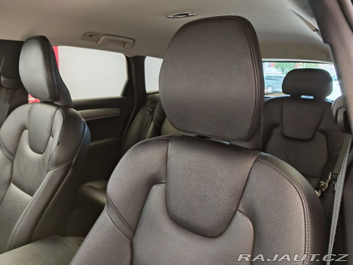 Volvo V90 Momentum Advanced 2021
