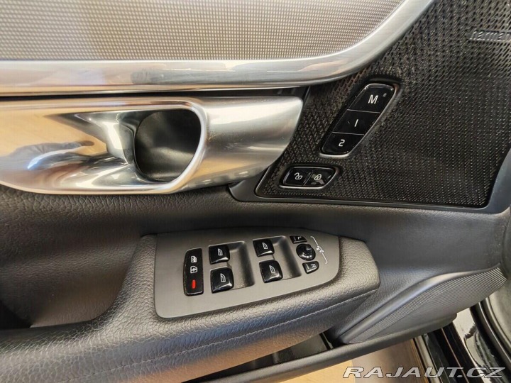 Volvo V90 Momentum Advanced 2021