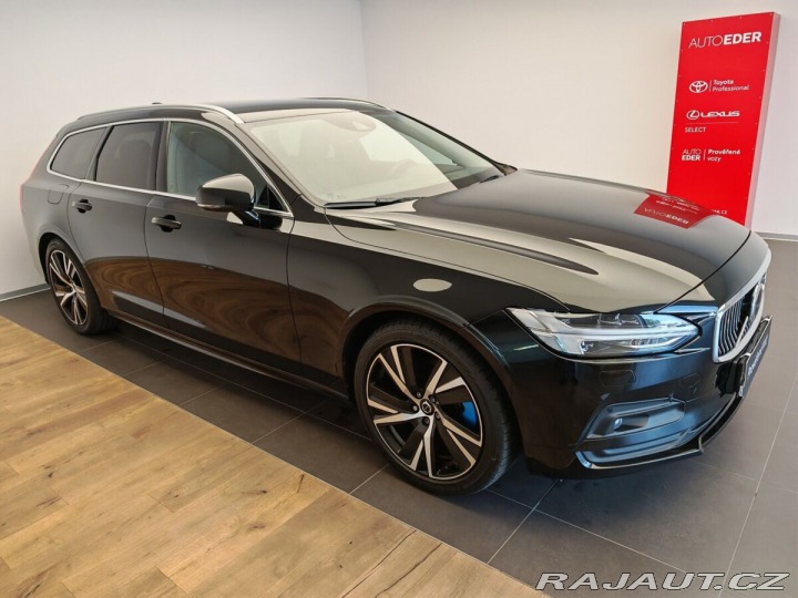 Volvo V90 Momentum Advanced 2021