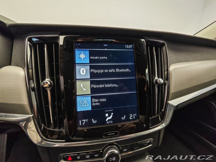 Volvo V90 Momentum Advanced 2021