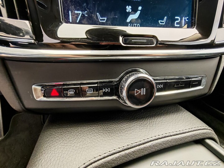Volvo V90 Momentum Advanced 2021