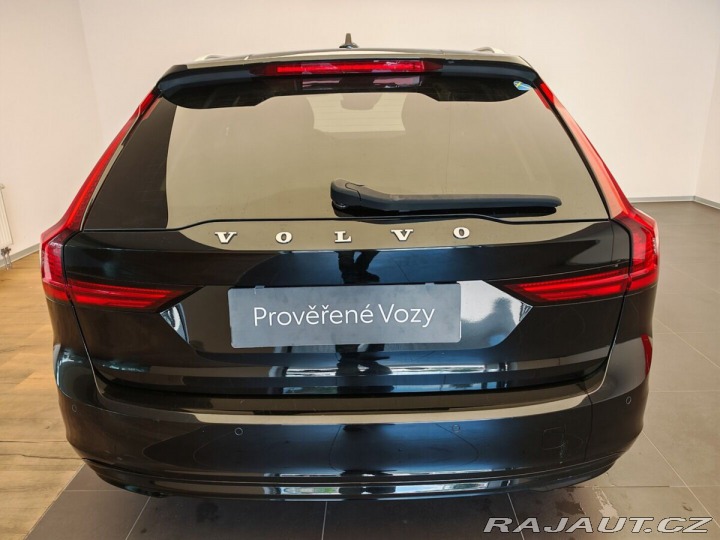 Volvo V90 Momentum Advanced 2021
