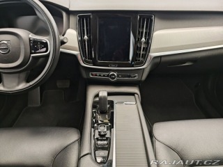 Volvo V90 Momentum Advanced 2021