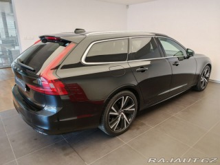 Volvo V90 Momentum Advanced 2021