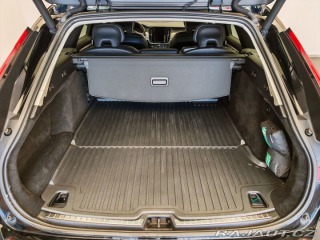 Volvo V90 Momentum Advanced 2021