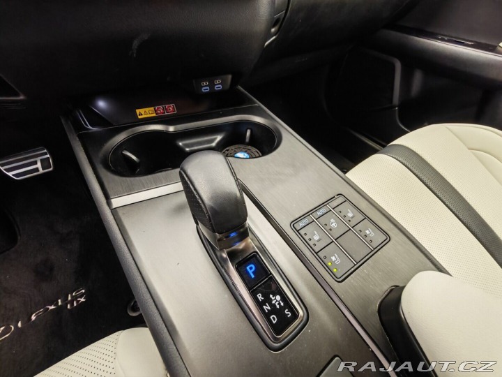 Lexus Ostatní modely UX 300h 300h 4×4 F Sport Plus 2025