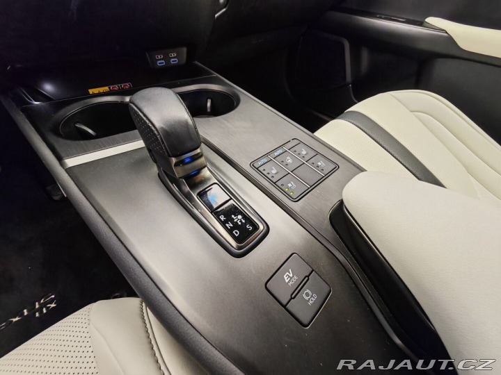 Lexus Ostatní modely UX 300h 300h 4×4 F Sport Plus 2025