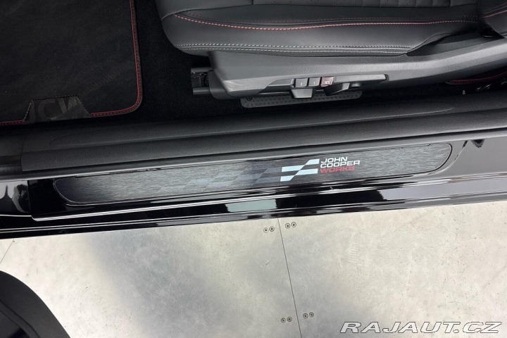 Mini Ostatní modely Cabrio JCW 3dvéř. John Cooper Works 2025