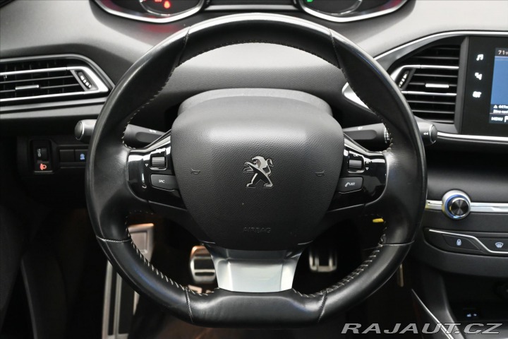Peugeot 308 1,5 96kW BlueHDi 130SW Zá 2020