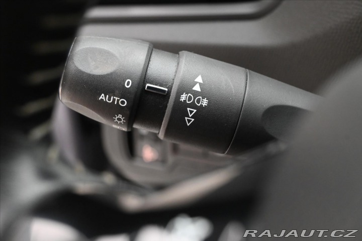 Peugeot 308 1,5 96kW BlueHDi 130SW Zá 2020