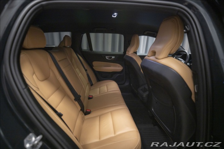 Volvo V60 2,0 D4 AWD CROSS COUNTRY 2019