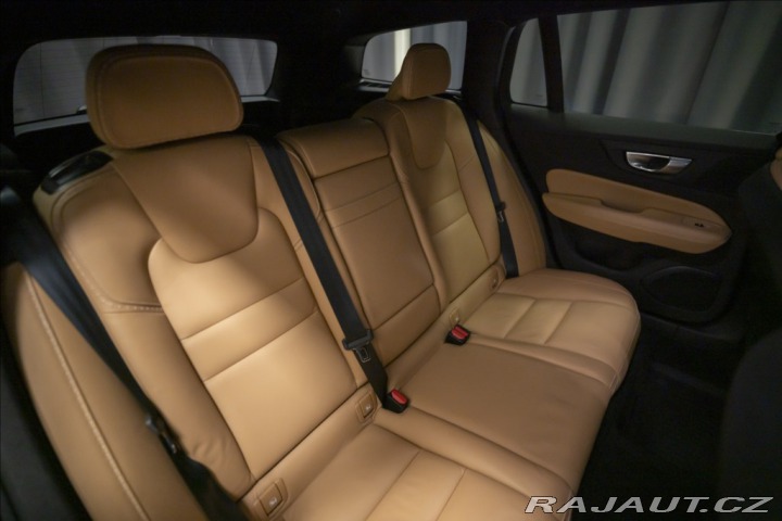 Volvo V60 2,0 D4 AWD CROSS COUNTRY 2019