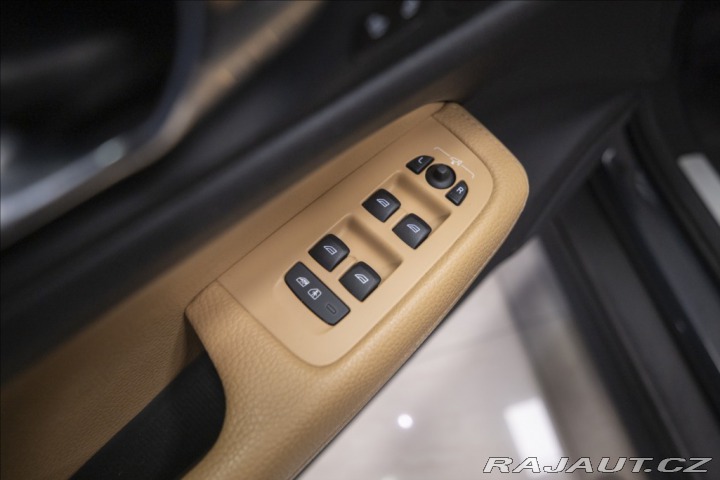 Volvo V60 2,0 D4 AWD CROSS COUNTRY 2019