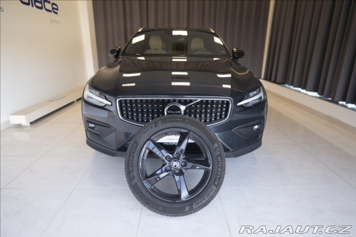 Volvo V60 2,0 D4 AWD CROSS COUNTRY 2019