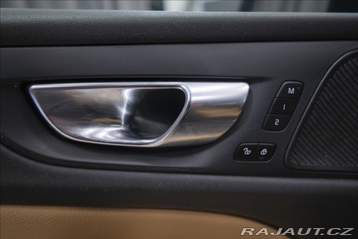 Volvo V60 2,0 D4 AWD CROSS COUNTRY 2019