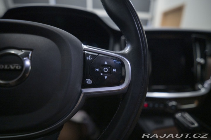 Volvo V60 2,0 D4 AWD CROSS COUNTRY 2019