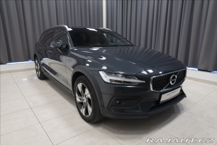 Volvo V60 2,0 D4 AWD CROSS COUNTRY 2019
