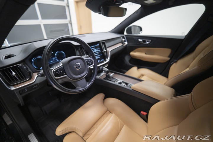 Volvo V60 2,0 D4 AWD CROSS COUNTRY 2019