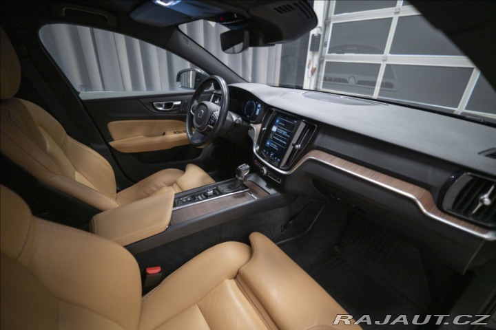 Volvo V60 2,0 D4 AWD CROSS COUNTRY 2019