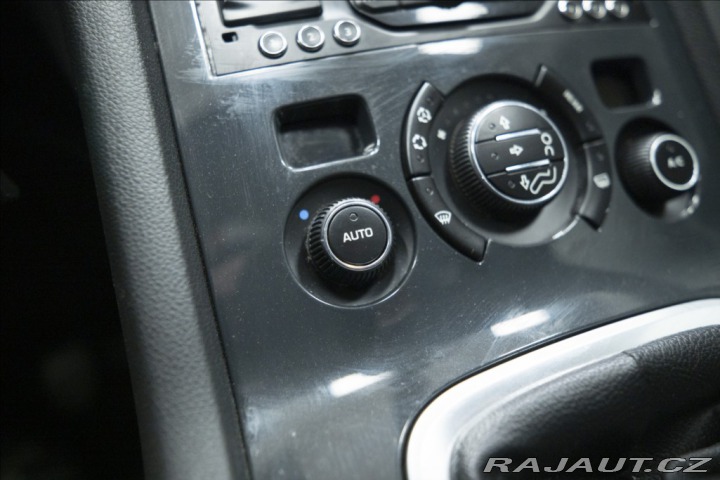 Peugeot 5008 2,0 HDI NAVIGACE TAŽNÉ 7 2014