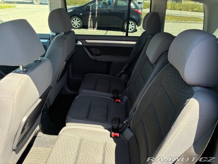 Volkswagen Touran 2,0 TDI 103kw DSG rv.20 2010