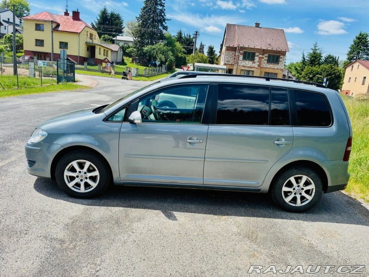 Volkswagen Touran 2,0 TDI 103kw DSG rv.20 2010