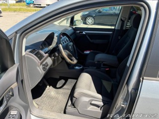 Volkswagen Touran 2,0   TDI 103kw DSG rv.20 2010