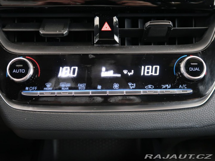 Toyota Corolla 1.8Hybrid,CZ,1Maj,ActiveB 2020