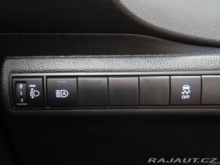 Toyota Corolla 1.8Hybrid,CZ,1Maj,ActiveB 2020