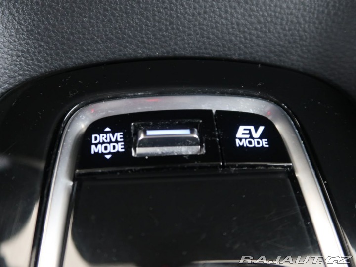 Toyota Corolla 1.8Hybrid,CZ,1Maj,ActiveB 2020