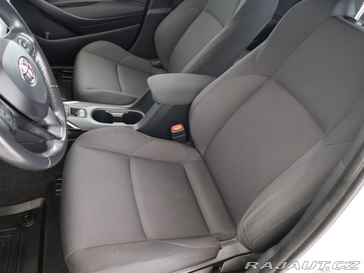 Toyota Corolla 1.8Hybrid,CZ,1Maj,ActiveB 2020